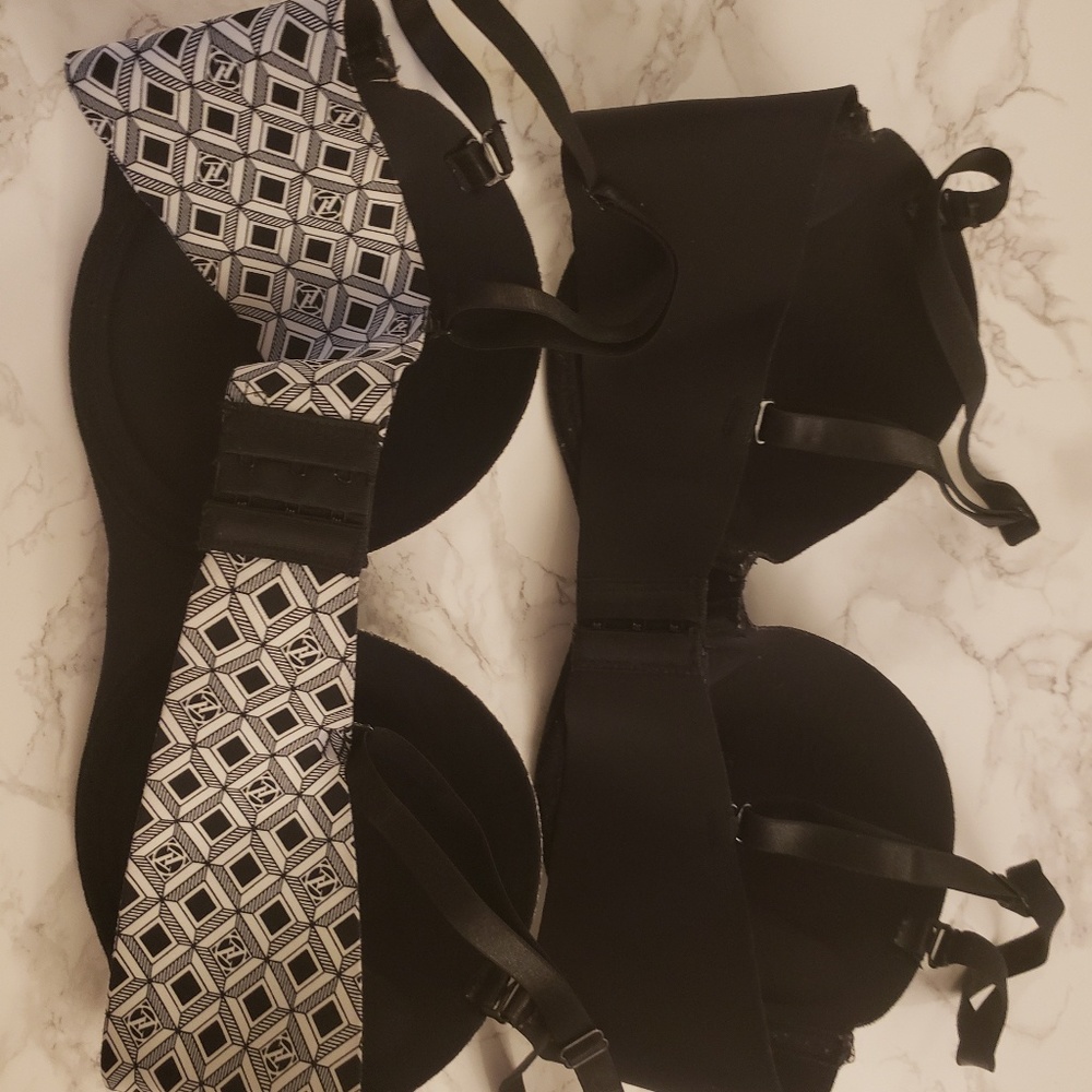 Bras - Picture 2 of 3